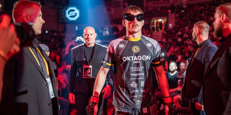 ŽIVOTNÍ ŠANCE ANDREJE KALAŠNIKA: DOMÁCÍ HRDINA MÍŘÍ ZA TITULEM ŠAMPIONA