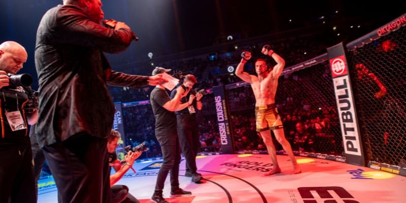 HIGHLIGHTS DER FIGHT CARD IN KÖLN: EIN TANZTALENT IM TITELKAMPF
